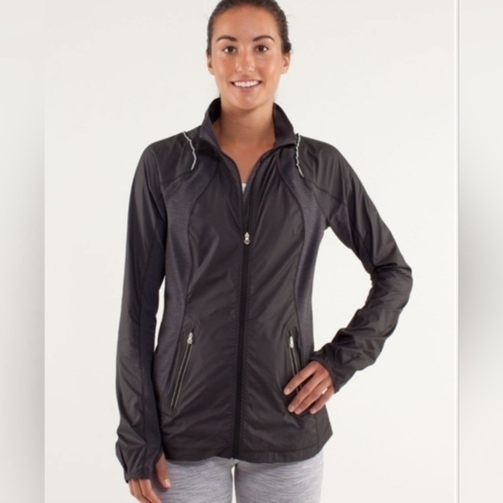 Lululemon Nothing but Run jacket black